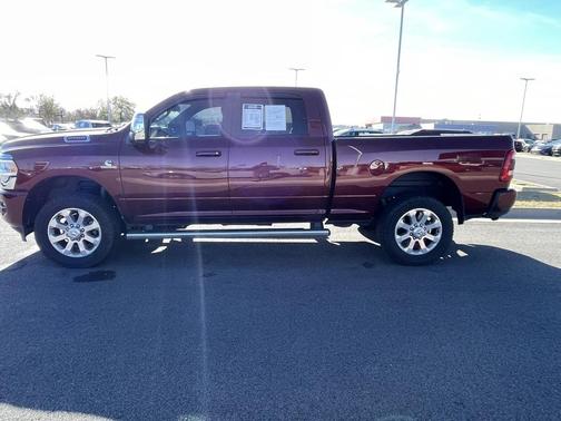 2023 RAM 2500 Laramie Crew Cab 4x4 6'4' Box