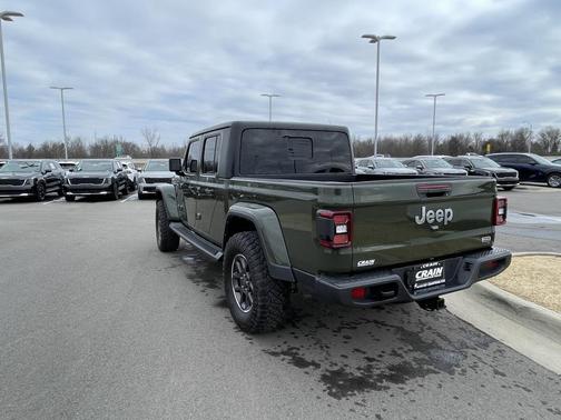 2022 Jeep Gladiator Overland