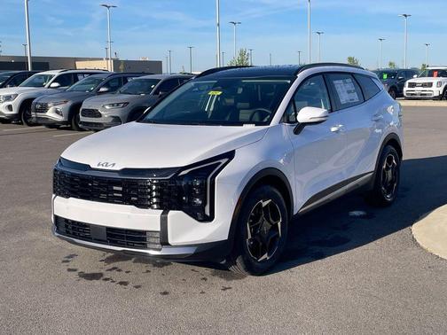 White Pearl 2026 Kia Sportage EX