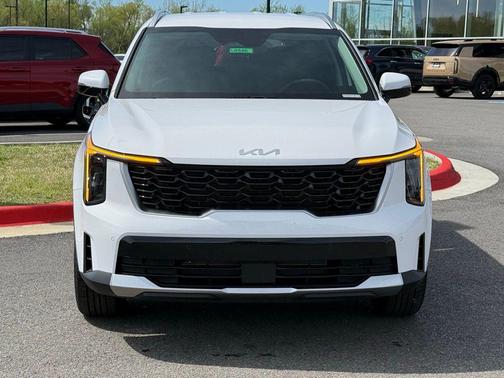 Glacial White Pearl 2026 Kia Sorento S