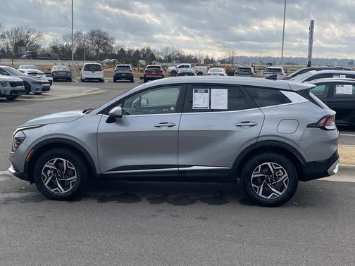 2024 Kia Sportage LX