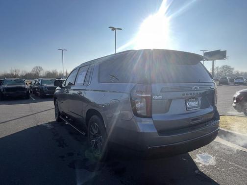 2022 Chevrolet Suburban 4WD Z71