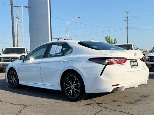 Ice 2024 Toyota Camry SE
