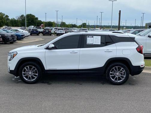 Summit White 2024 GMC Terrain SLT