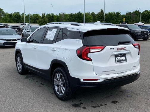 Summit White 2024 GMC Terrain SLT