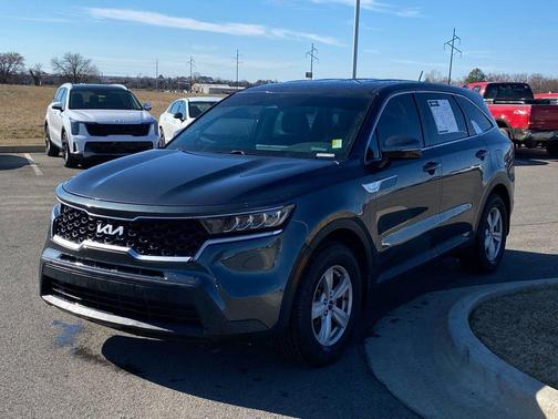 2022 Kia Sorento LX