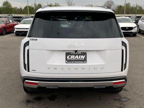 Glacial White Pearl 2027 Kia Telluride Hybrid SX