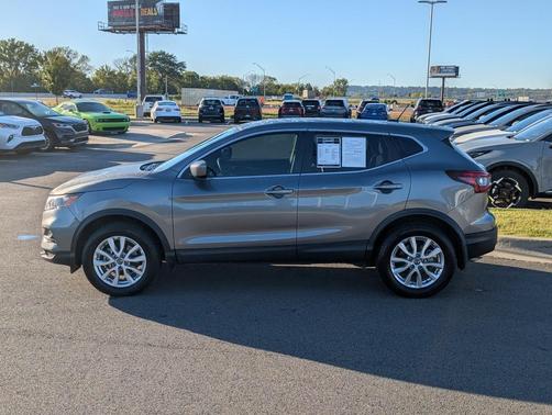 2022 Nissan Rogue Sport S