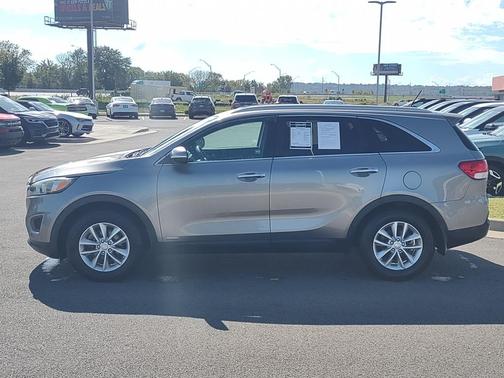 2017 Kia Sorento LX