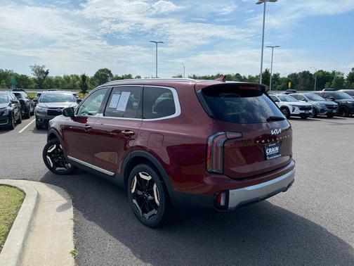 Red 2023 Kia Telluride EX