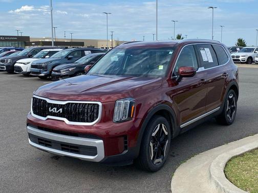 Red 2023 Kia Telluride EX