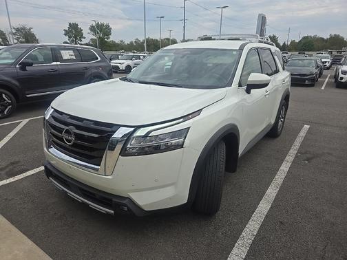 2022 Nissan Pathfinder SL 4WD