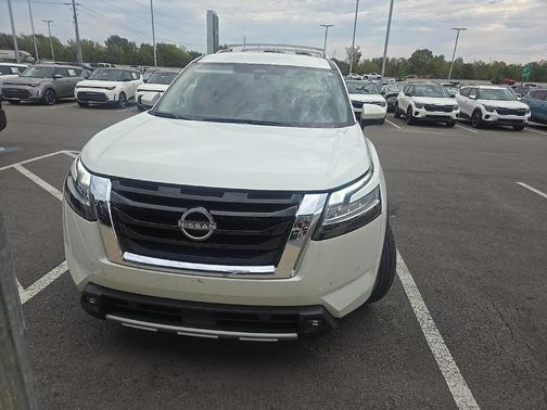 2022 Nissan Pathfinder SL 4WD