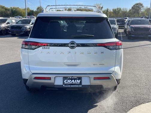 2022 Nissan Pathfinder SL 4WD