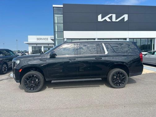 Onyx Black 2022 GMC Yukon XL SLE
