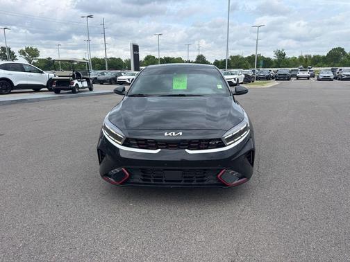 Aurora Black Pearl 2024 Kia Forte GT