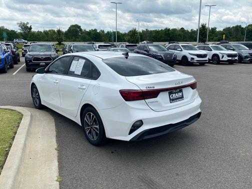 Snow White Pearl 2024 Kia Forte LXS