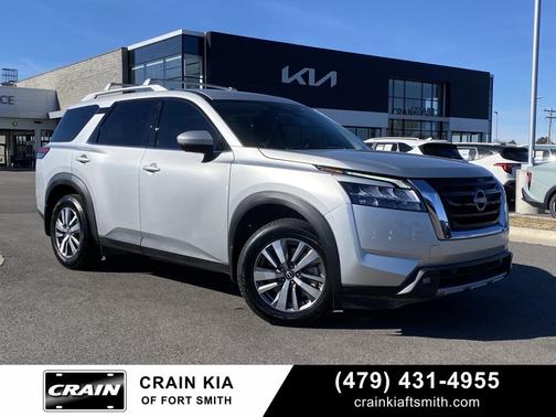 2022 Nissan Pathfinder SL 2WD