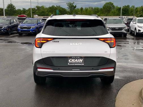 White Pearl 2026 Kia Sportage EX