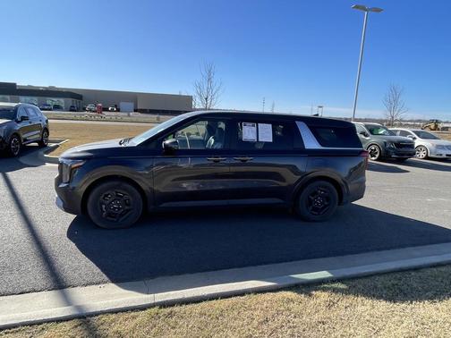 2025 Kia Carnival LXS