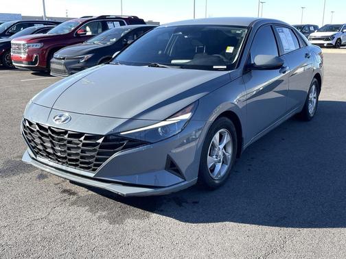 2021 Hyundai ELANTRA SE