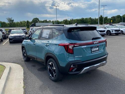 Black 2026 Kia Seltos S