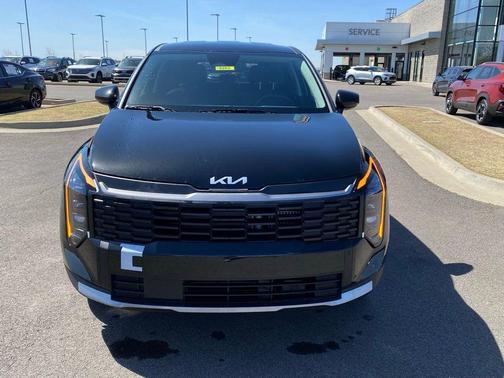 Fusion Black 2026 Kia Sportage Hybrid LX