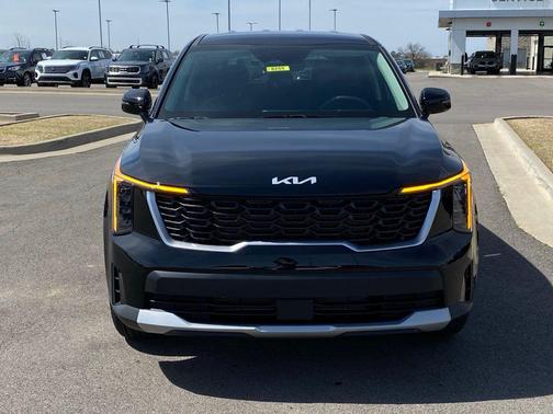 Ebony Black 2026 Kia Sorento LX