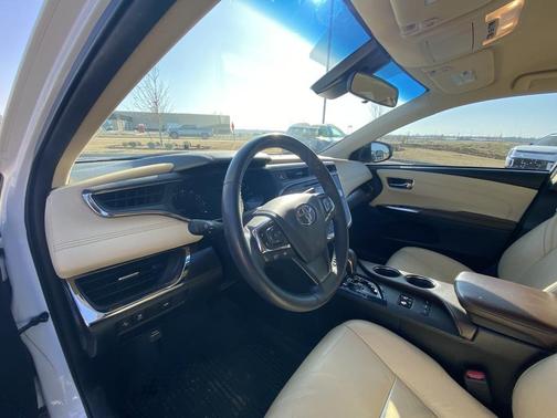 2018 Toyota Avalon XLE