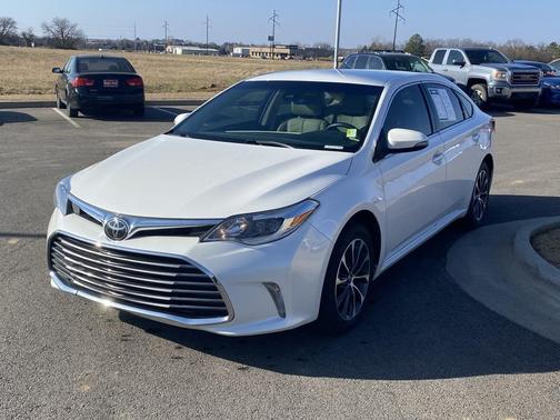 2018 Toyota Avalon XLE