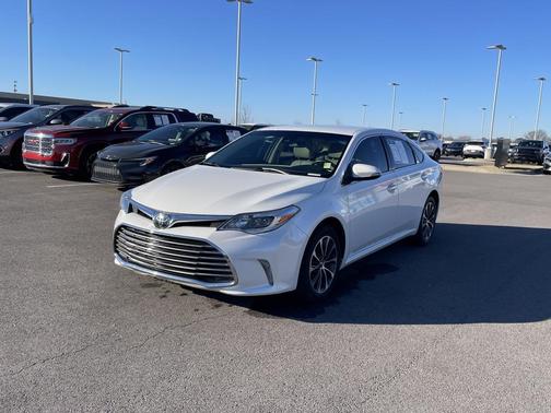 2018 Toyota Avalon XLE