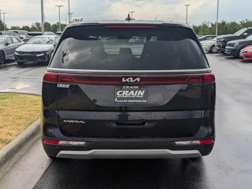 2024 Kia Carnival LX