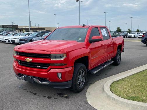 Red 2018 Chevrolet Silverado 1500 2LT