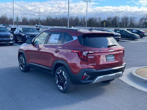 Orange 2026 Kia Seltos SX