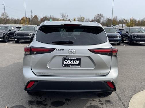 2024 Toyota Highlander XLE
