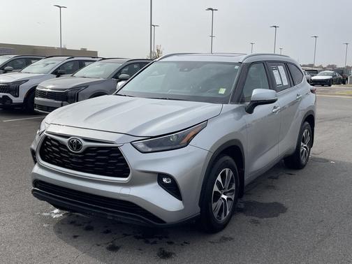 2024 Toyota Highlander XLE