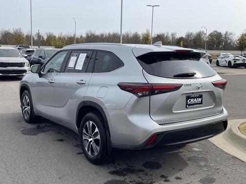 2024 Toyota Highlander XLE