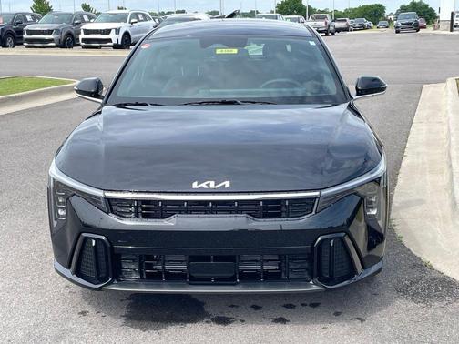 Aurora Black 2026 Kia K4 GT-Line