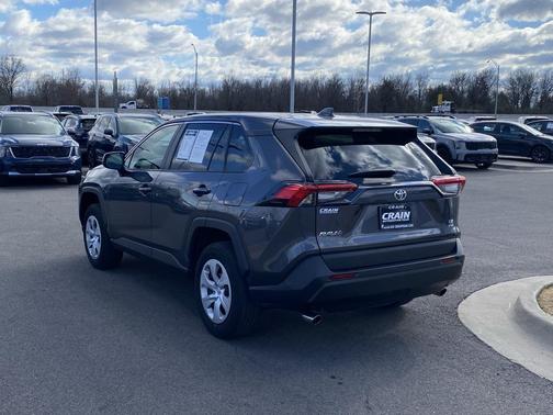 2024 Toyota RAV4 LE