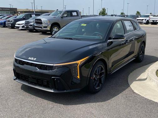 Aurora Black 2026 Kia K4 GT-Line Turbo