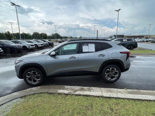 Sterling Gray Metallic 2025 Chevrolet Trax LT