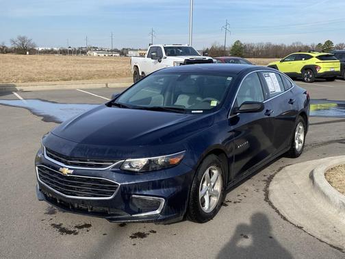 2017 Chevrolet Malibu 1LS