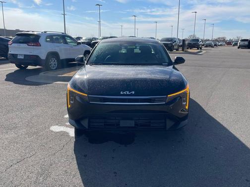 Aurora Black 2026 Kia K4 LXS