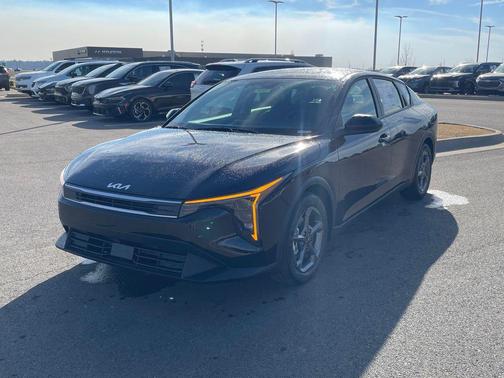 Aurora Black 2026 Kia K4 LXS