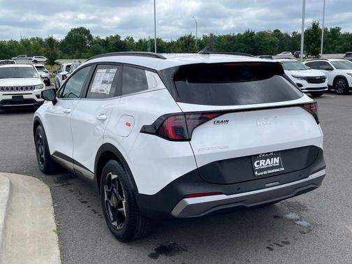 White Pearl 2026 Kia Sportage EX