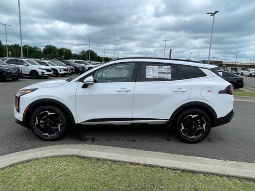 White Pearl 2026 Kia Sportage EX