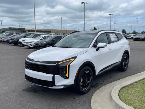 White Pearl 2026 Kia Sportage EX