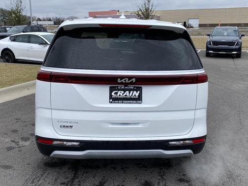 2023 Kia Carnival LX