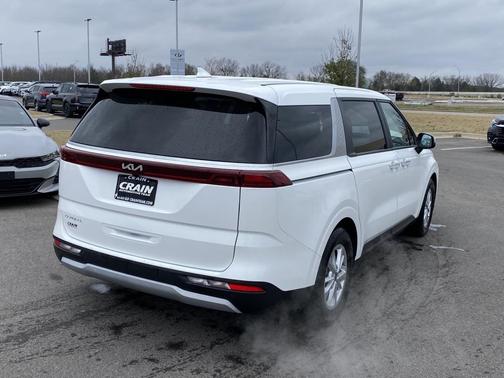 2023 Kia Carnival LX
