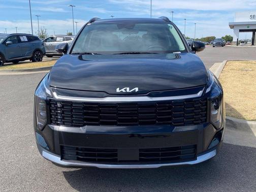 Ebony 2027 Kia Sportage EX
